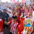 La afición del Almería ha vuelto a responder y ha marcado el techo de abonados con 15.292 a la espera de las obras del Mediterráneo.