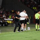 García Pimienta se desespera en la banda pidiendo más a su Almería.