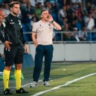 García Pimienta en el Tenerife-Almería desde la banda.