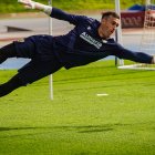 Fernando, el capitán del Almería que no juega pero manda en el vestuario.