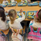 Imagen de archivo de menores en un comedor escolar.
