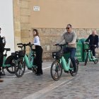 El concejal Antonio Casimiro en bicicleta.
