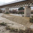 Así baja el río Andarax en la capital, bajo el puente de la carretera de Los Molinos a Los Partidores.