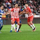 Álex Sola firmaba un partido brillante con el Granada en Almería.