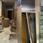 Dos escenas de los daños causados en el interior del CEIP Santa Isabel, donde habrían robado material y provocado desperfectos durante la pasada madrugada.