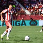 Marcos Luna volvió a ser titular contra el Burgos y fue uno de los más destacados en la primera mitad.