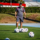 El entrenador del Almería tiene para elegir con una plantilla de mucha calidad.