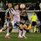 Leonardo Lelo jugó en el centro del campo contra el Castellonense, algo ya habitual con García Pimienta.