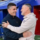 García Pimienta salud a Arambarri en la previa del Eibar-Almería.