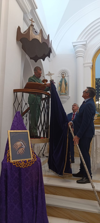 Imposición de la corbata de Artillería en la bandera de la Hermandad.