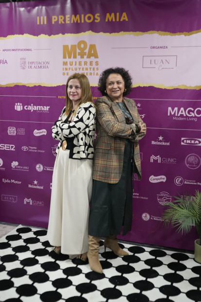 María José Amat Amat, directora de Laboratorio en Vicasol, junto a Marien Pérez Ridao, directora del Departamento de Asesoría de Socios de la misma entidad,
