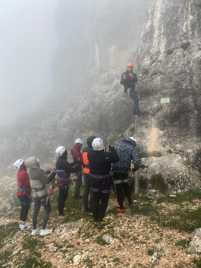 Una de las actividades de escalada que realiza Óscar.