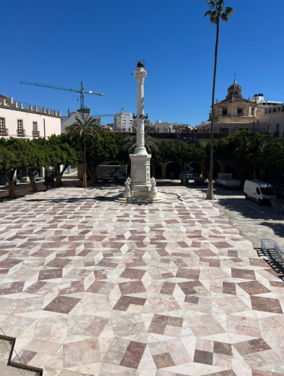 Vista general de la parte culminada de la solería de Plaza Vieja
