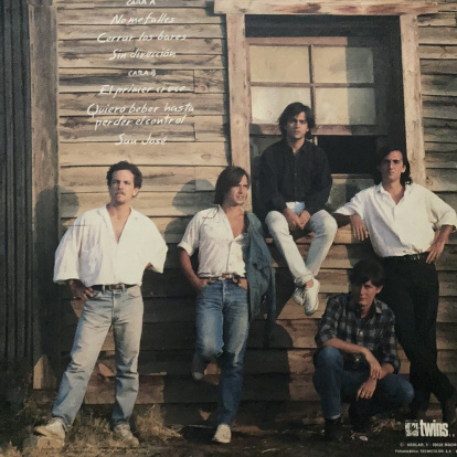 Imagen de la contraportada del disco 'El último cruce' de Los Secretos, tomada en los poblados del Oeste de Tabernas.