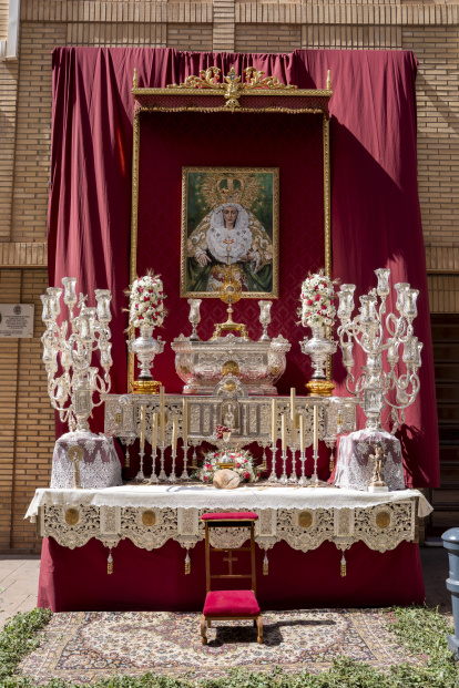 Altar de la Macarena en las Siervas.