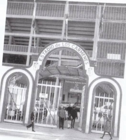 La puerta de Tribuna del viejo Los Cármenes está en la memoria almeriense.
