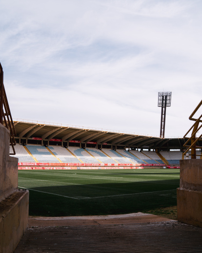 El campo ofrece una perfecta visión del juego desde todas las zonas.
