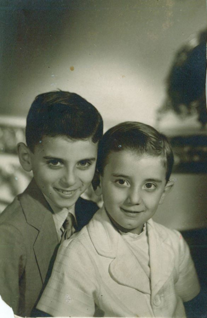 Paquito y Jose Mari en una estampa de niños.