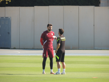 Rubi estuvo durante alrededor de 10 minutos charlando con Maximiano.