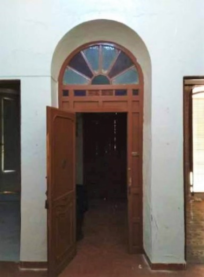 Puerta del zaguán con vidrieras de  Casa de Anita.