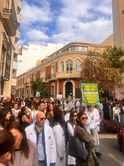 Manifestación sanitaria contra el nuevo Estatuto Marco, este jueves 11 de diciembre, en el marco de la huelga médica del 9 al 12 de diciembre.