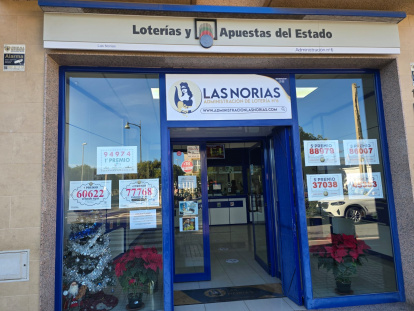 Las Norias celebra el tercer premio del sorteo extraordinario de la Lotería de Navidad.