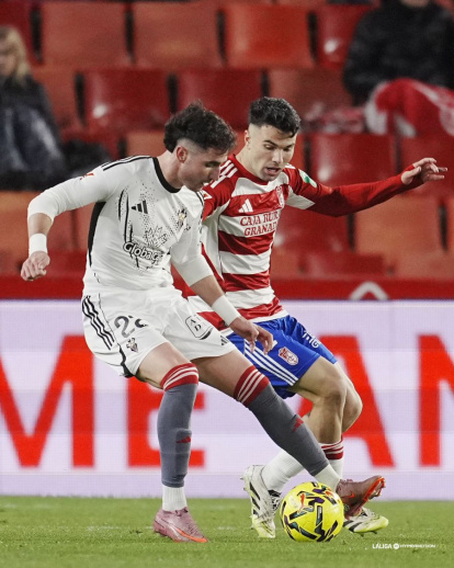 Jon Morcillo es el extremo que pide a gritos el Almería para la banda izquierda.