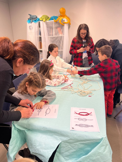 Taller anudados al mar.