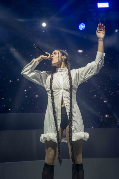 Las mejores imágenes del concierto de Vera GRV en la Plaza Vieja.