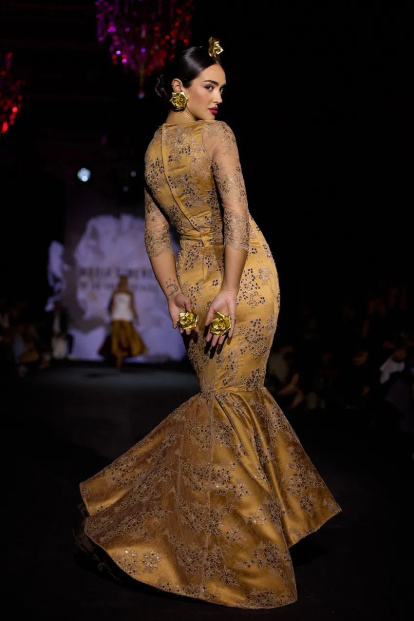 Uno de los diseños presentados en la pasarela por Antonio González.