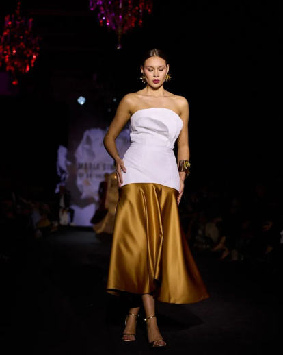 Uno de los diseños presentados en la pasarela por Antonio González.