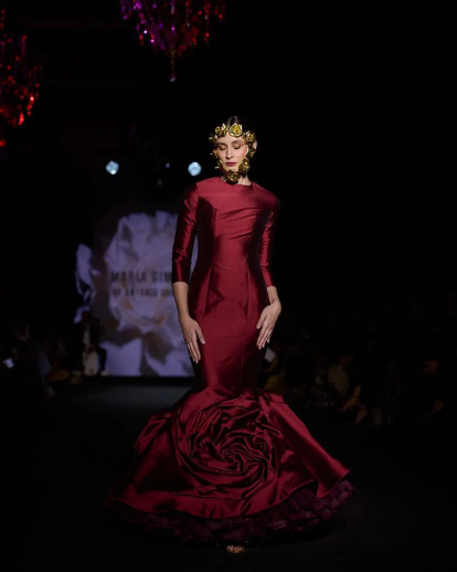 Uno de los diseños presentados en la pasarela por Antonio González.