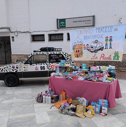 Transportan 40 kilos de ayuda humanitaria destinada a colegios y comunidades desfavorecidas de Marruecos.