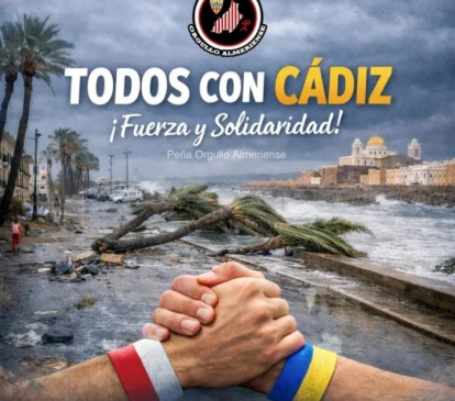 Detallazo de la Peña Orgullo Almeriense apoyando a la ciudad de Cádiz.