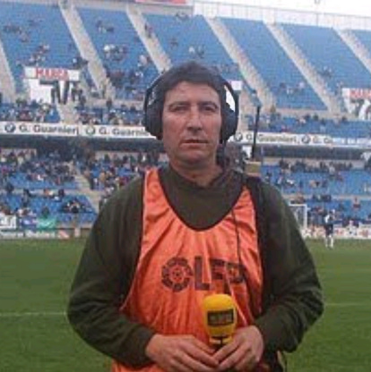 Pepe Cazorla con el micro de la Cadena SER.