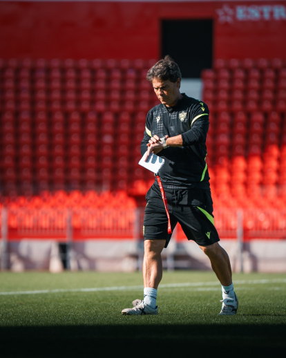 El tiempo corre y el objetivo se acerca para el entrenador y su club.