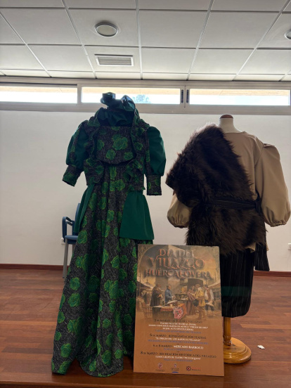 Dos de las piezas artesanales que se vestirán esta semana en el Día del Villazgo.