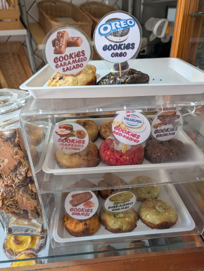 Las famosas crumbles cookies también están en la pastelería roquetera.