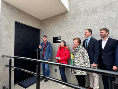 Los usuarios hicieron la apertura oficial de la puerta principal.