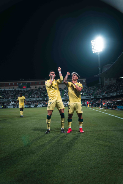 Baptistao y Melamed montaron una fiesta efímera en Castalia.