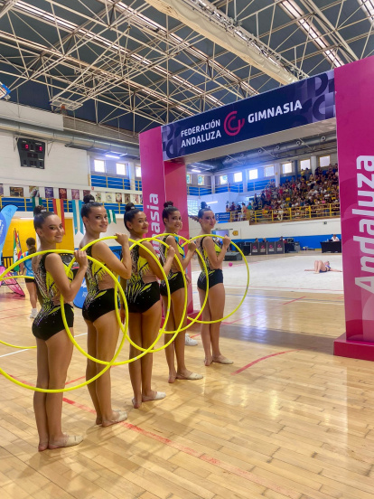 El Club Deportivo Gimnasia Rítmica Vera conquista Andalucía con un oro, un bronce y un diploma.