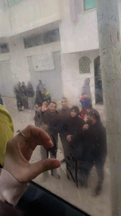 La última foto que Saja se hizo con su familia, en el momento de su despedida.