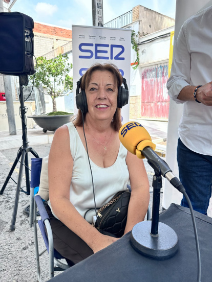 Pilar Sáez, pregonera de las Fiestas de Olula del Río 2026 en los micrófonos de la SER.