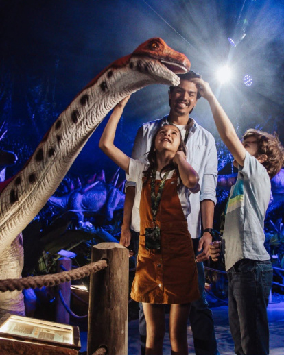 La exposición propone una experiencia para disfrutar de los dinosaurios en familia.