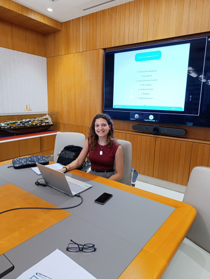 Laura Villegas, la ejidense que cambió Almería por Singapur para enseñar español para extranjeros
