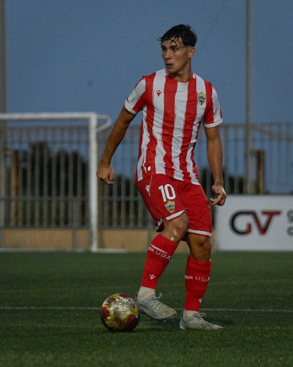Un futbolista con peso en la Academia, ahora en el Almería B, que debe pasar por quirófano.