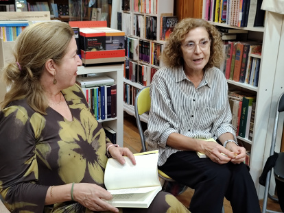 Las chicas del club de lectura de los martes comentan 'Las gratitudes', de Delphine de Vigan.