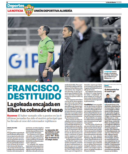 La Voz de Almería llevaba a doble página la noticia del cese de Francisco.