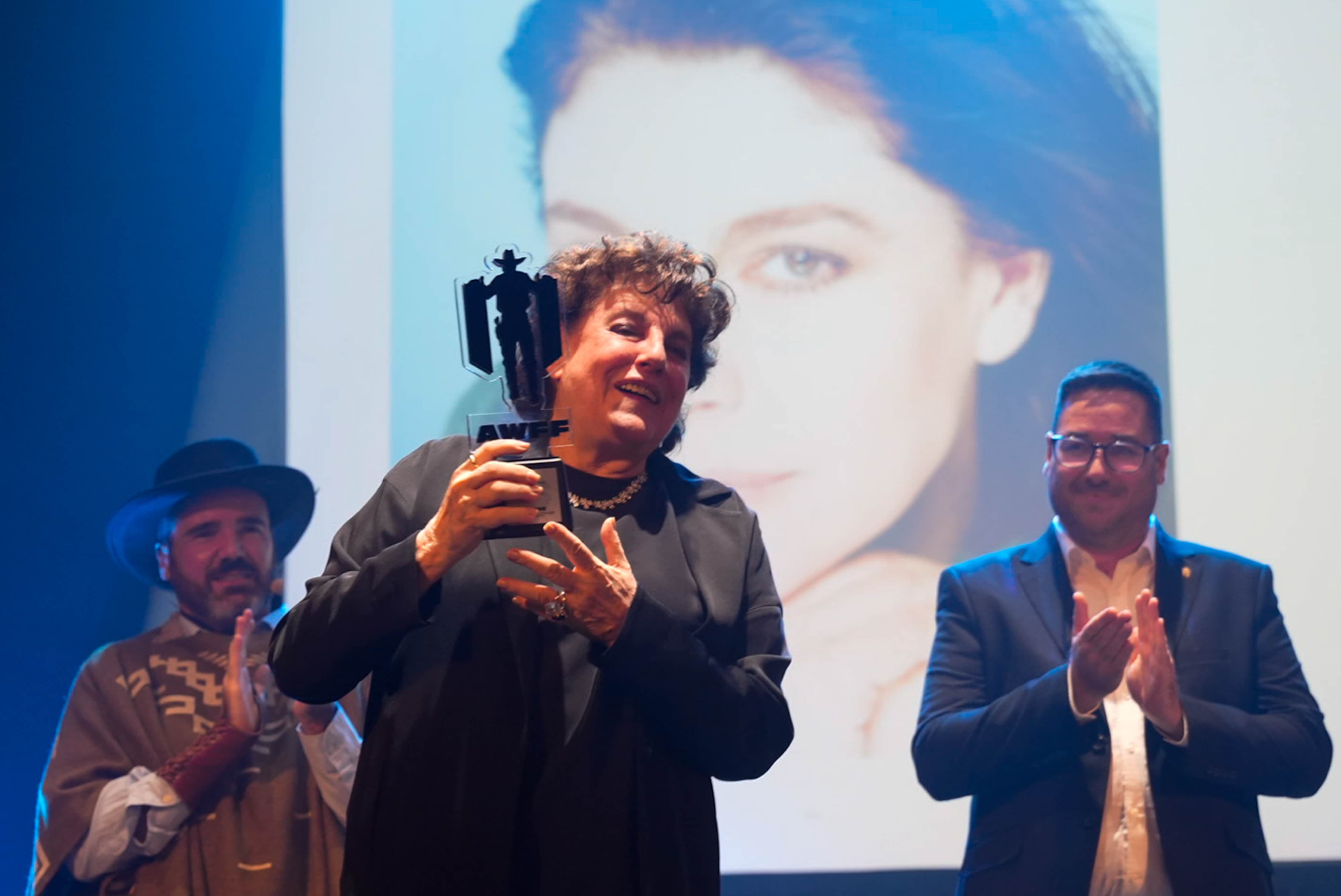 Chapi Lopez Charo López: “El premio en Tabernas me ha dado casi la misma alegría ...